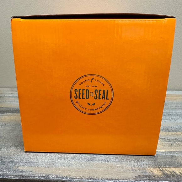 Young Living Lantern Essential Oil Ultrasonic Diffuser White NIB - Picture 5 of 8